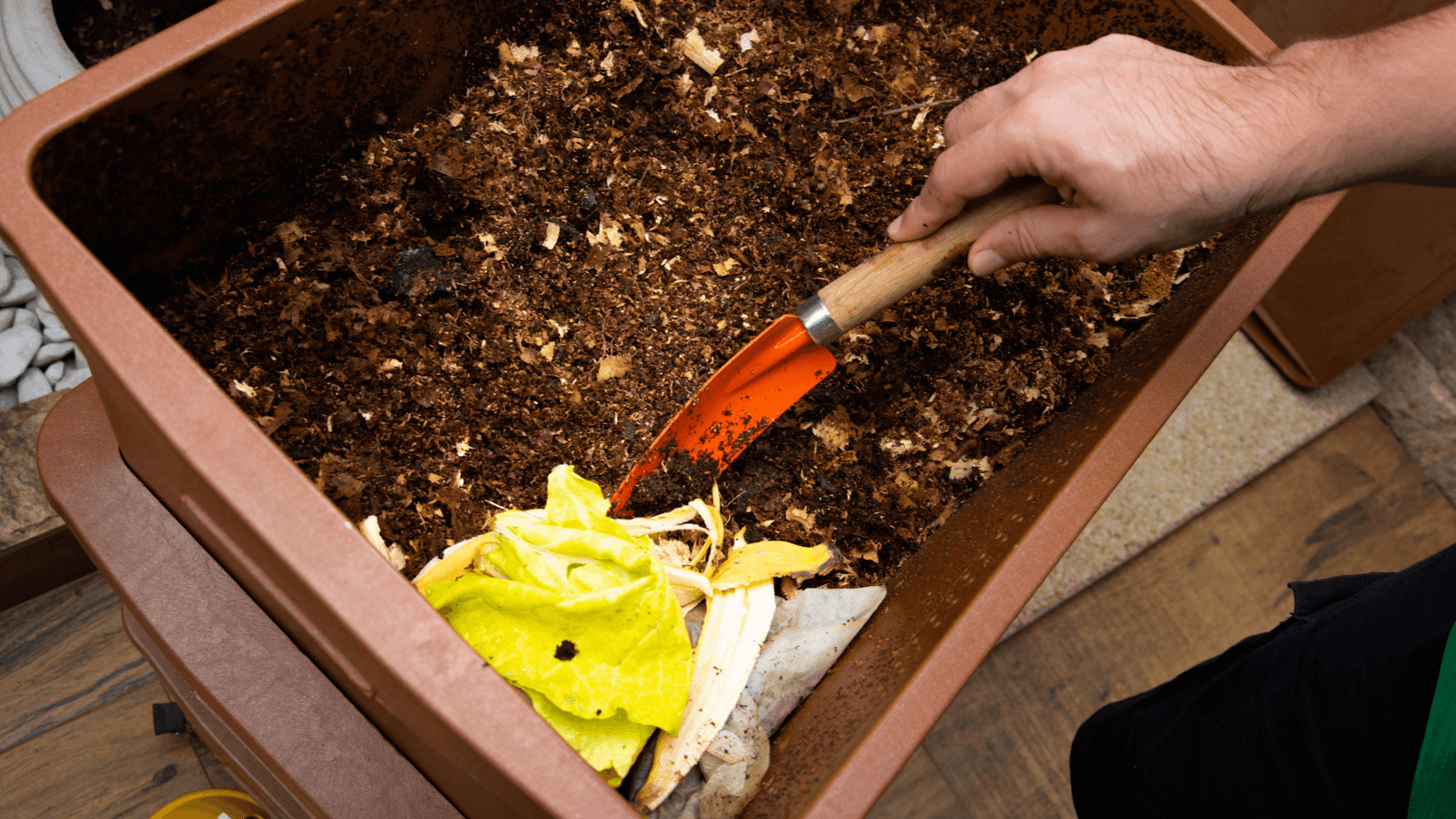 Como Fazer Compostagem Sem Cheiro e Sem Incomodar os Vizinhos